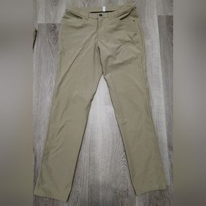 Lululemon Men's ABC Pant Classic fit in Khaki/Trench Warpstreme, Size 32x32